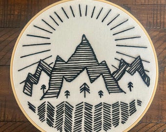 Mountain Range voltooide borduurringkunst