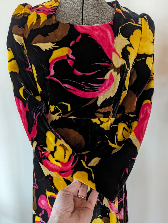 70s Vintage Velvet Floral Dress - image 3