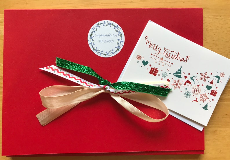 Superbe écharpe en soie turquoise Van Gogh Amandier en fleurs . Cadeau personnalisé/boîte de Noël disponible. Un super cadeau pour la fête des mères Xmas box and card