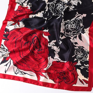 Luxurious soft silk scarf. Red roses designer theme. Great Mother's Day gift Personalised gift/Xmas box available. zdjęcie 6