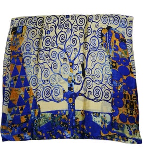 L'arbre de vie bleu. Klimt. Superbe écharpe en soie douce. Cadeau personnalisé/boîte de Noël disponible. Un super cadeau pour la fête des mères image 2