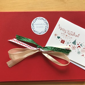 L'arbre de vie bleu. Klimt. Superbe écharpe en soie douce. Cadeau personnalisé/boîte de Noël disponible. Un super cadeau pour la fête des mères Xmas box and card