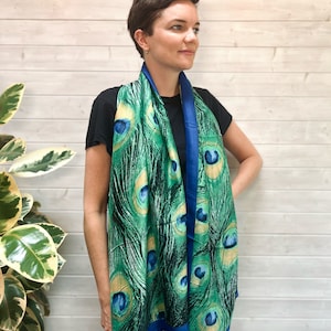 Luxurious soft silk. Vibrant green, peacock theme .Personalised gift/Xmas box available. Great Mother's Day gift!