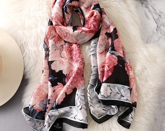 Preciosa bufanda de 'peonías' de seda suave, rosa y gris. Caja de regalo/Navidad personalizada disponible. ¡Gran regalo para el Día de la Madre!
