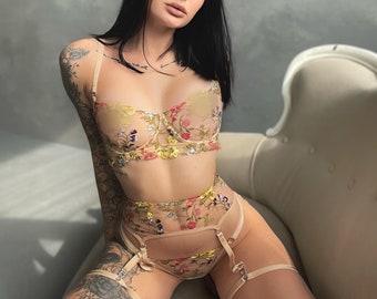 Lingerie flower,Embroidery lingerie,Floral lingerie set,Embroidered lingerie set,Mesh bra,Cute underwear set