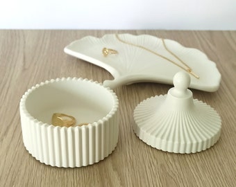 Boite à bijoux avec couvercle de couleur blanche, vide poche en résine naturelle, pot blanc,  décoration minimaliste jesmonite naturesin