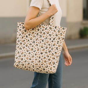 Hand-sewn Tote Bag - Unique Craftsmanship for an Eco-friendly Style leopard fabrics