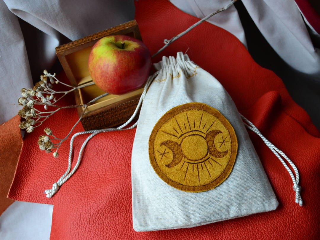 3.1 Tabacco pouch, Sun&Moon Tarot, beige (B-Ware*)