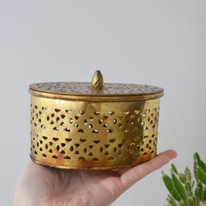Vintage trinket pin holder 置物　ハンド　小物入れ Brass Pierced Box 15cm | Vintage Trinket Box | Mid-century Storage