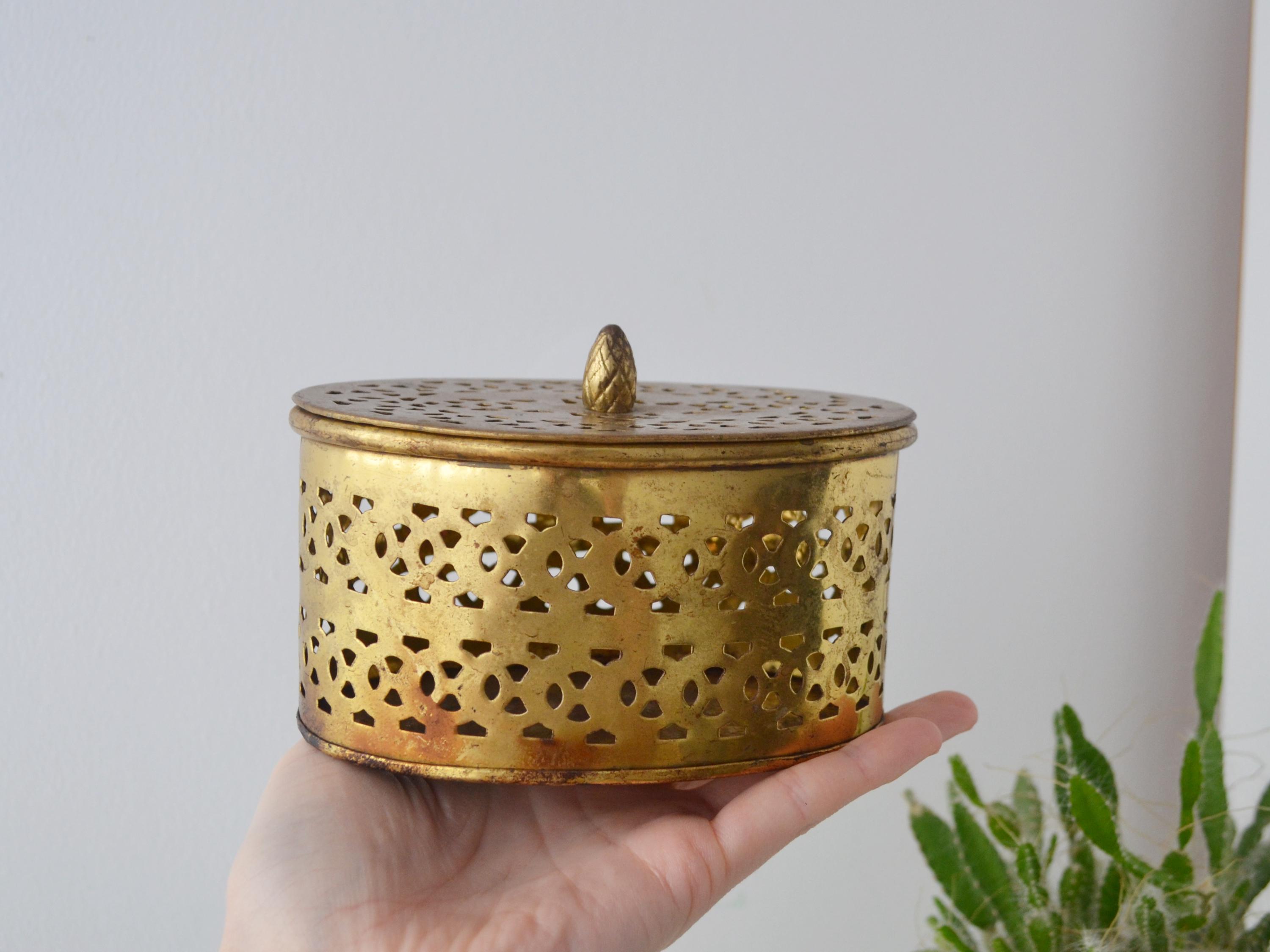 Vintage trinket pin holder 置物　ハンド　小物入れ Brass Pierced Box 15cm | Vintage Trinket Box | Mid-century Storage