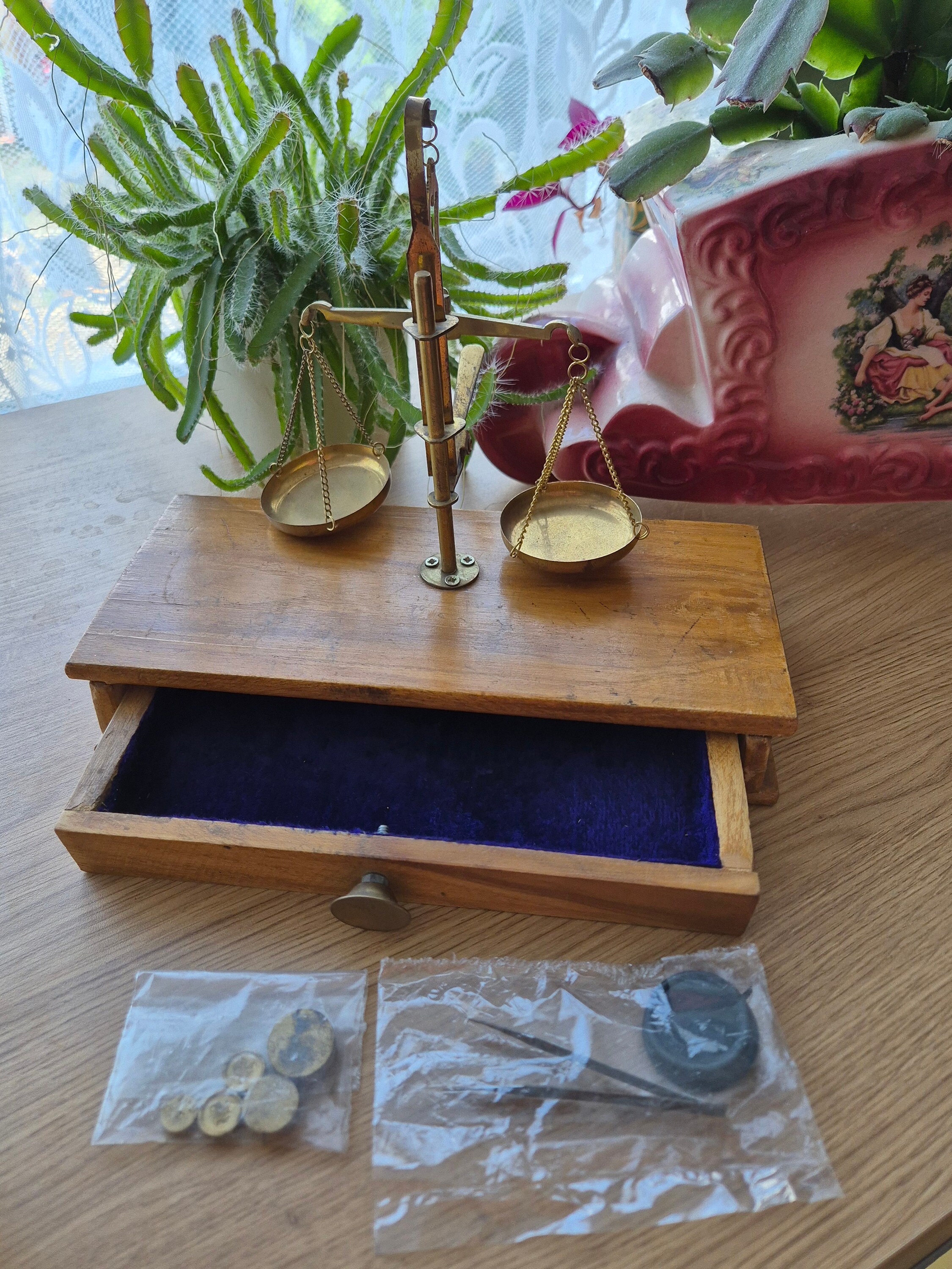 1920年代製ヴィンテージ真鍮製天秤（引き出し付き） - Etsy 日本