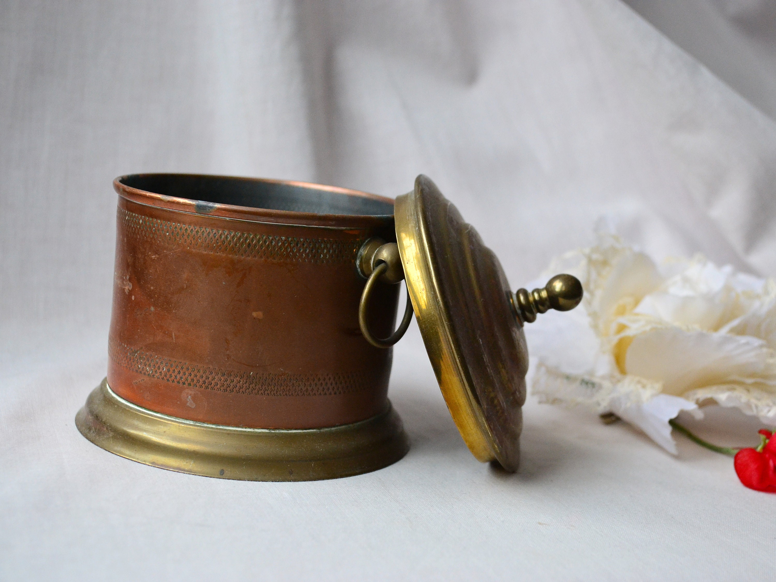 Brass round box round vintage trinket box brass jar with lid box ornament vintage box decor witch gift brass witch jar gift