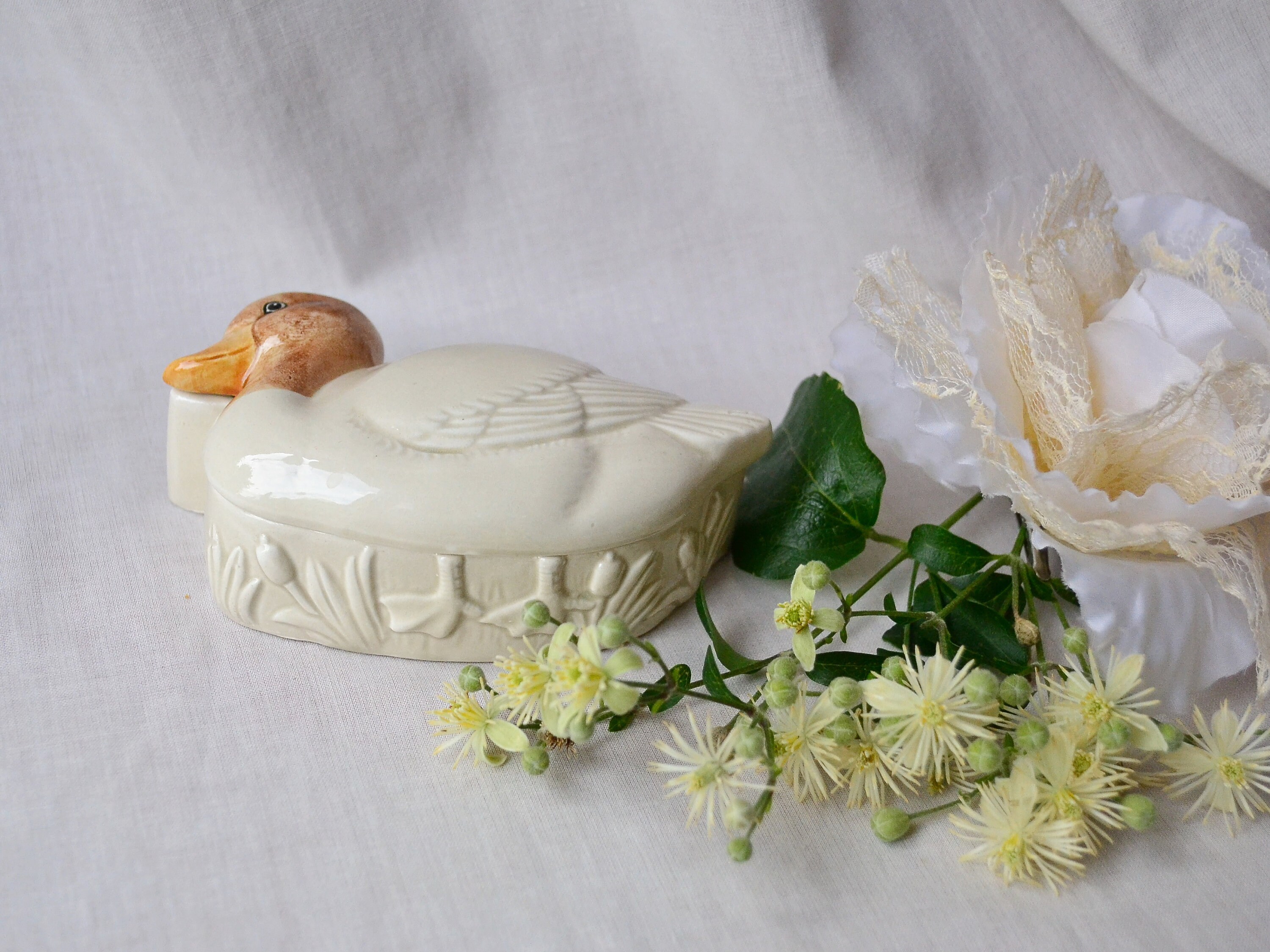 人気陶芸家の石木文さんのアヒルの小物入れ アヒルの箱、陶器のアヒルの宝石箱、アヒルの陶器の箱、アヒルの装飾品