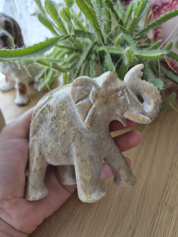 石？の象の置物 彫刻された石の象の置物 - Etsy 日本