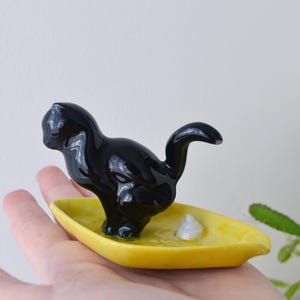 Vintage Black Cat Ashtray Yellow Ceramic Dish | Mid Century Kitsch Collectible | Cat Lover Gift | Retro Home Decor | 1960s Novelty Ashtray