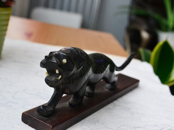 Ungaro ウンガロ　置物　レア　非売品　金属製置物　M１２８５ Vintage Tiger Hand Carved Horn Jaguar Horn on Wooden Stand. - Etsy