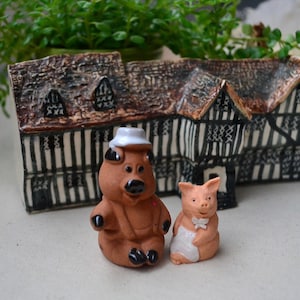 Pair pigs ceramic pig cake topper ceramic piglet pink pig ornament pigs figurine