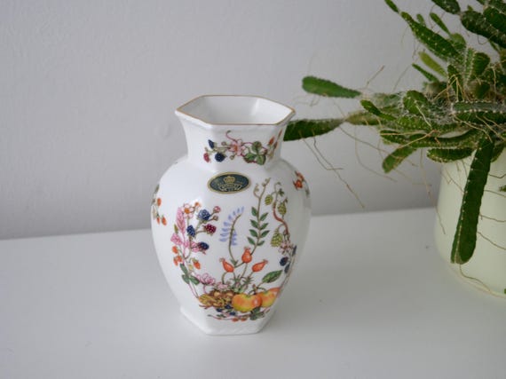 エインズレイ サマセット ボーンチャイナ 六角形花瓶 | 13 cm 花柄