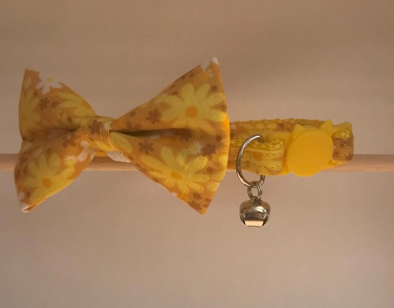 Cat Collar with Bow Tie Daisies & Daffodils | Etsy