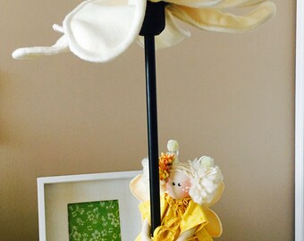 Daisy on the lamp