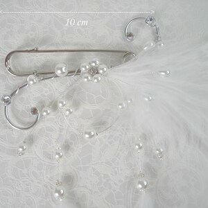 Attache traine ref Vanessa perles et plumes blanches ou ivoire et strass de swarovski image 4