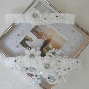 Jarretière double fleurs dentelle blanc cassé perles et strass cristal turquoise de swarovski image 1