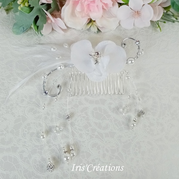 Parure Cheveux sur peigne ref Catalina fleur orchidée plume de coq perles blanches cristal et strass