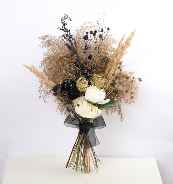 Black Ivory Gold Pampas Grass Bouquet, Gothic Wedding Bouquet With Ivory  Peonies and Gold Roses, Black Gold Wedding Bouquet 