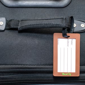 A who am I luggage tag image 2