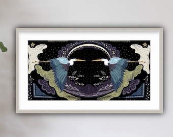 Può includere: Una stampa incorniciata di un'illustrazione in bianco e nero di due uccelli che volano in direzioni opposte. Gli uccelli sono circondati da stelle e una luna crescente. La stampa è appesa a un muro bianco sopra una panca di legno con un cuscino bianco.
