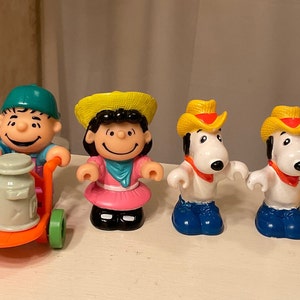 The Peanuts Gang   McDonald’s Farm Figures Your Choice