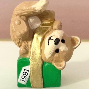 Hallmark Merry Miniature Dog with Gift 1991