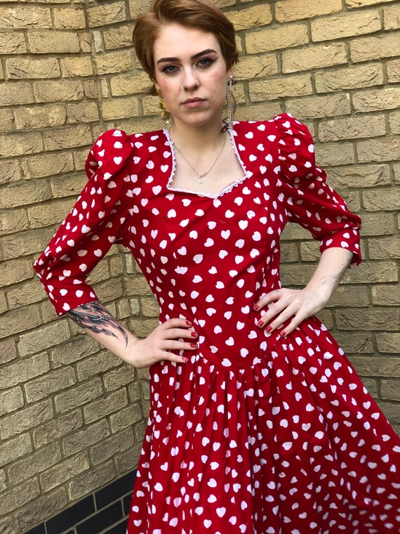 Sweetheart- 80s puff sleeve dress