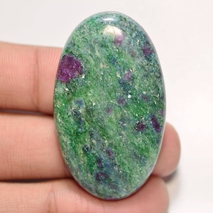 Rubin Fuchsit Cabochon... Ovaler Cabochon... 44x26x7 mm.. 74 Cts.. #G8827