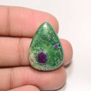 Ruby Fuchsite Cabochon... Cabochon di pere... 25x18x5 mm.. 18 Cts... #G8839