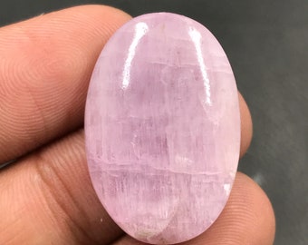 Kunzite Cabochon...Oval Cabochon...29x19x7 mm...40 Cts...A#M4474