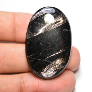 Hyperstheen Cabochon...... Ovale Cabochon... 37x24x6mm.. 56Cts... #H3949