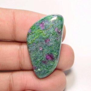 Rubin Fuchsit Cabochon... Freeform Cabochon... 33x18x5 m.. 29 Cts.. #G8845