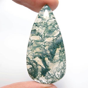 Cabochon d’agate mousse verte... Cabochon de poire... 42x21x5mm... 33Cts... #H5220