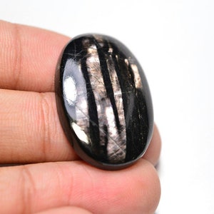Iperstene Cabochon..... Cabochon ovale... 32x21x5mm.. 37Cts... #H3950