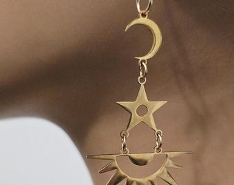 Orecchini pendenti con sole, stella e luna in oro: gioielli celestiali fatti a mano