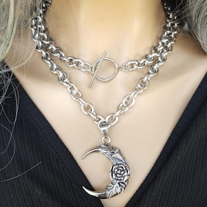 Grote halvemaan hanger met gelaagde sluiting: gotische heksenachtige sieraden