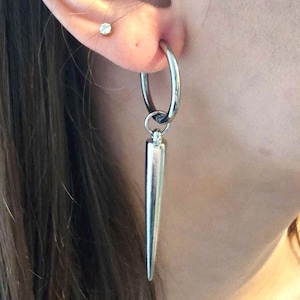 Stahl-Ohrringe mit Spikes: Handgefertigter Gothic-Punk-Schmuck