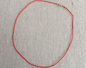 Eenvoudige rode string choker minimalistische geluk ketting waterbestendig waterbestendig