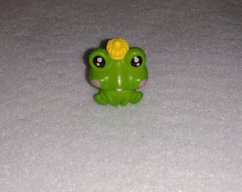 Fairy gardens, fairy garden animals, miniature animals, miniature frogs, mini frogs, pond frogs, queen frogs, dollhouse animals, sensory bin