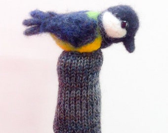 Finger wool puppet the great tit.