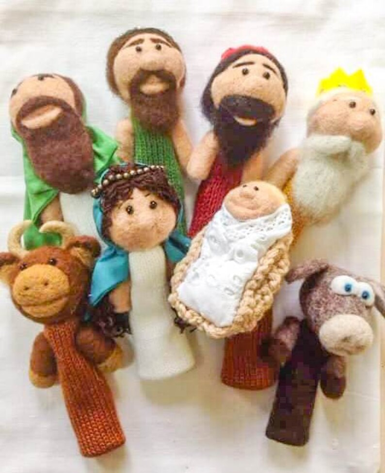 Finger wool puppets Nativity scene.