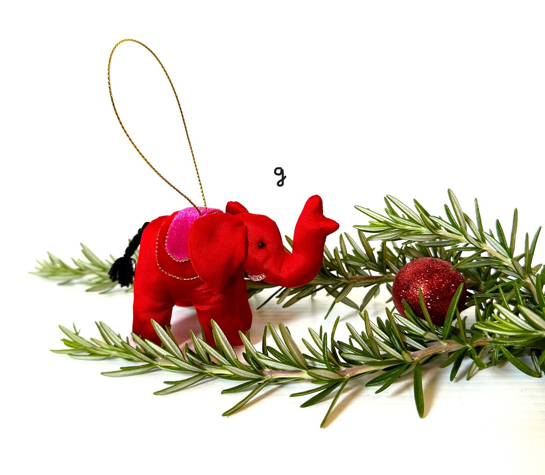 Elephant Ornament, Set of 3 Elephants, Elephant Collectible, Elephant