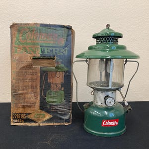 Vintage 1960&#39;s Green Coleman Lantern - Model 228E