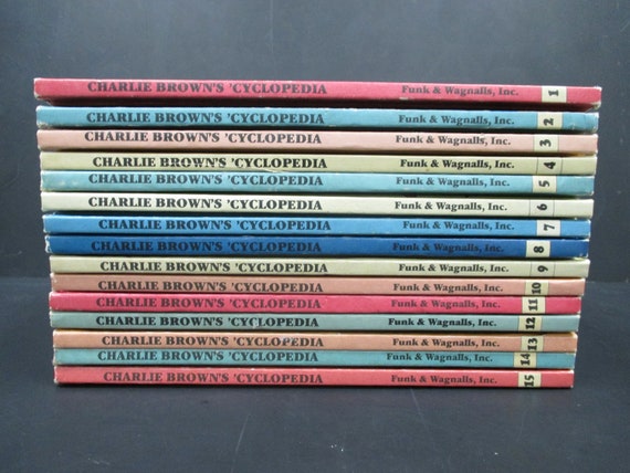 CHARLIE BROWN'S 'CYCLOPEDIA 全15巻 Charlie Brown's 'Cyclopedia Complete 15 Book Set - Log Cabin